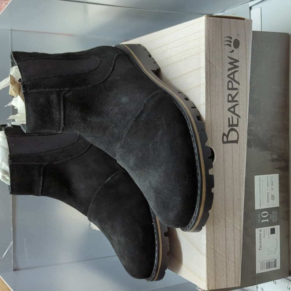 BNWT BearPaw Alastair Chelsea Black Ankle Boot 10